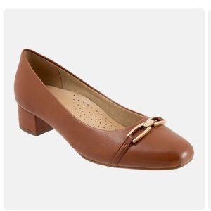 Trotters Tan Leather Heels with Gold Detail